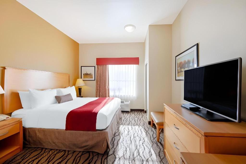 Best Western Plus Guymon Hotel And Suites Exterior photo