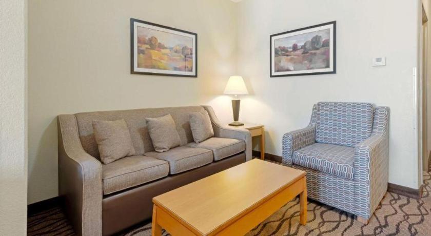Best Western Plus Guymon Hotel And Suites Exterior photo