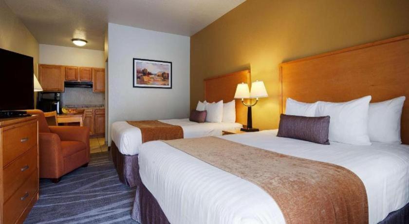 Best Western Plus Guymon Hotel And Suites Exterior photo